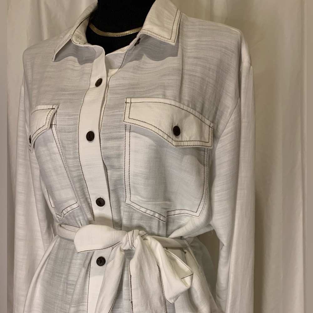 White dolce vita dress with tags.